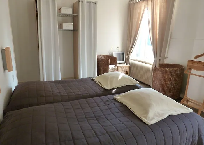 Het Oude Postkantoor 3* برومين