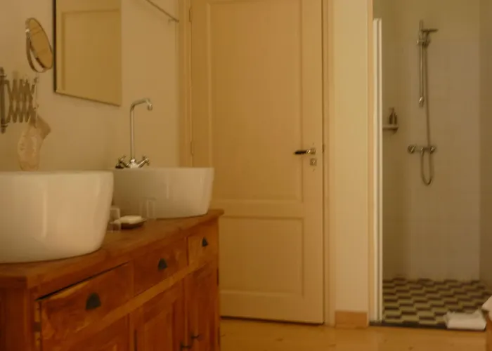 Het Oude Postkantoor 3* برومين