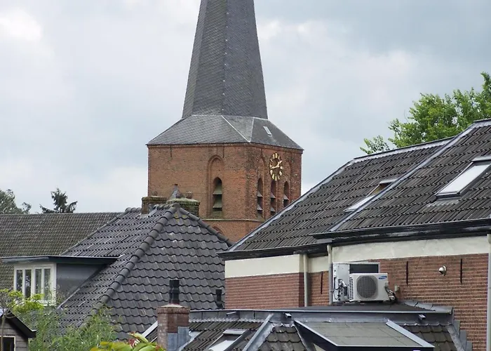 Het Oude Postkantoor 3* برومين