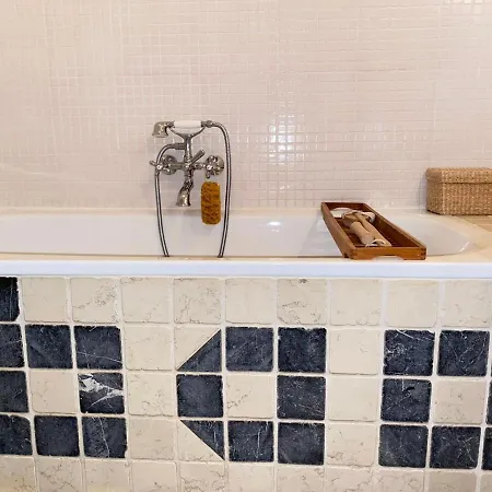 Het Oude Postkantoor 3* ברומן