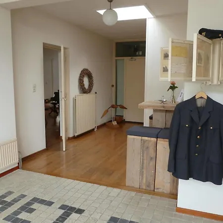 Het Oude Postkantoor 3* ברומן